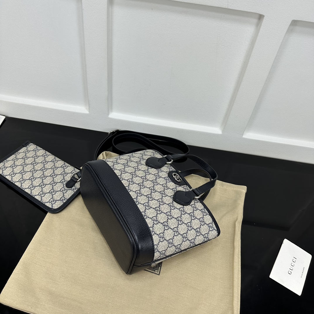 Gucci Shopping Bags